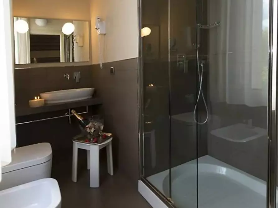 Immagine 11 di Albergo/B&B/Residence in vendita  in viale dei mille 64 a Cervia