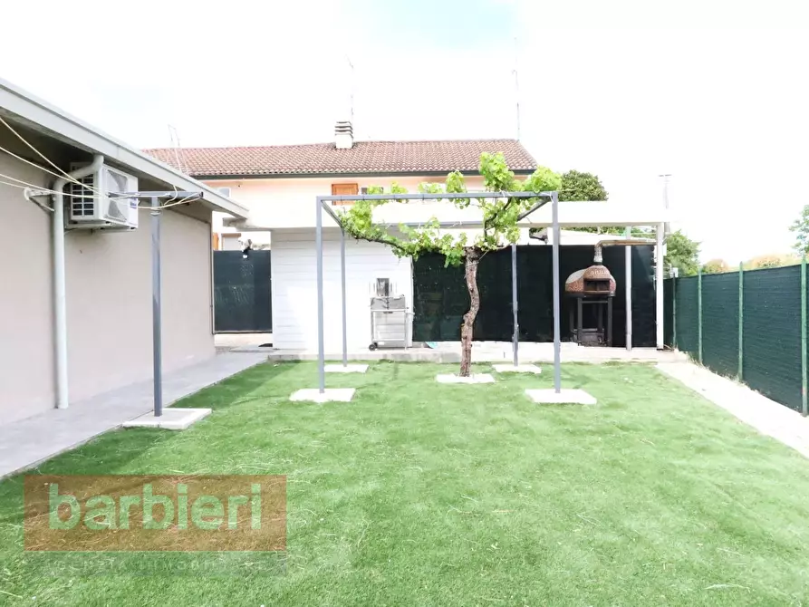 Immagine 8 di Villa in vendita  in Via Matellica 25 a Ravenna