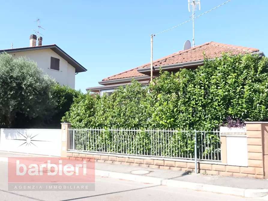 Immagine 2 di Villa in vendita  in VIA PRIMO TARGHINI 4101 a Cesena