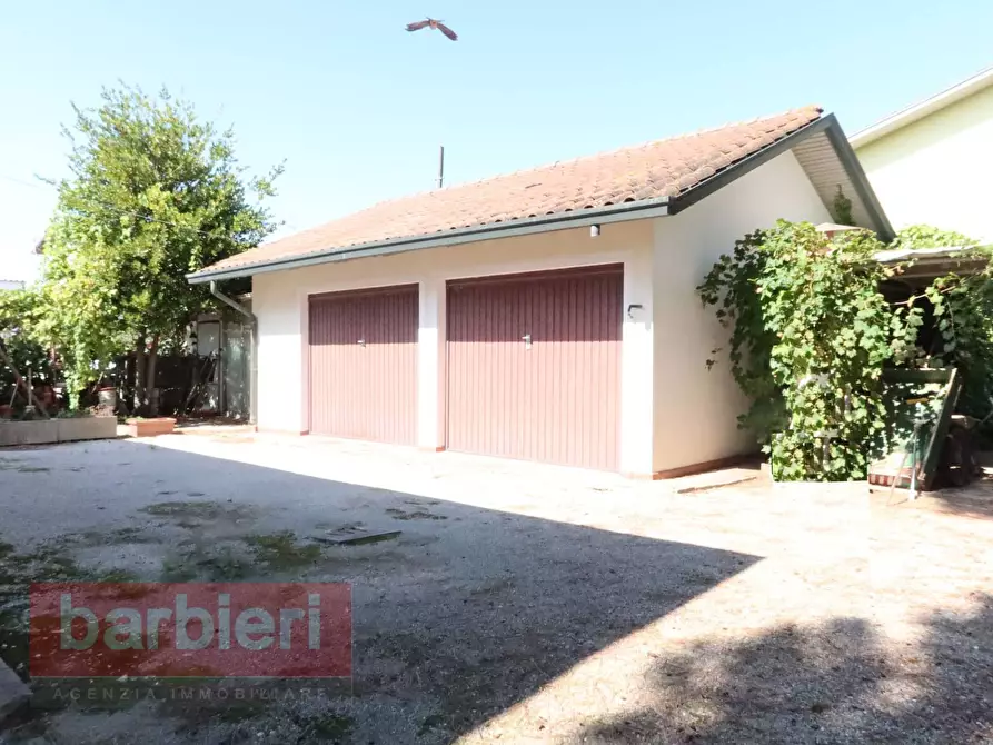 Immagine 10 di Villa in vendita  in via beneficio 2° tronco 5 a Cervia