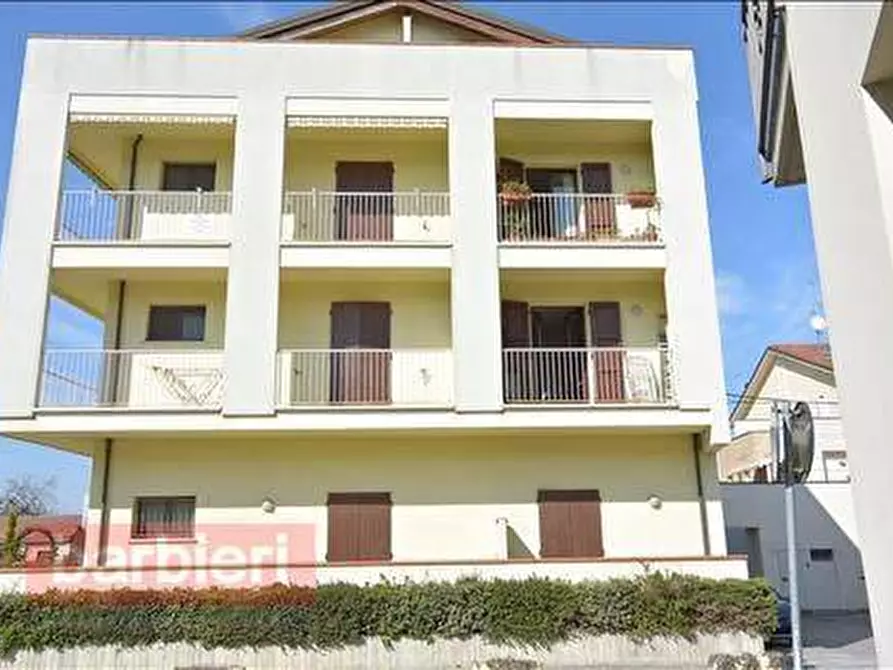 Immagine 3 di Appartamento in vendita  in Via Castiglione 23/F a Cervia