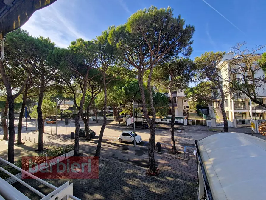 Immagine 1 di Negozio in vendita  in Viale Due Giugno a Cervia