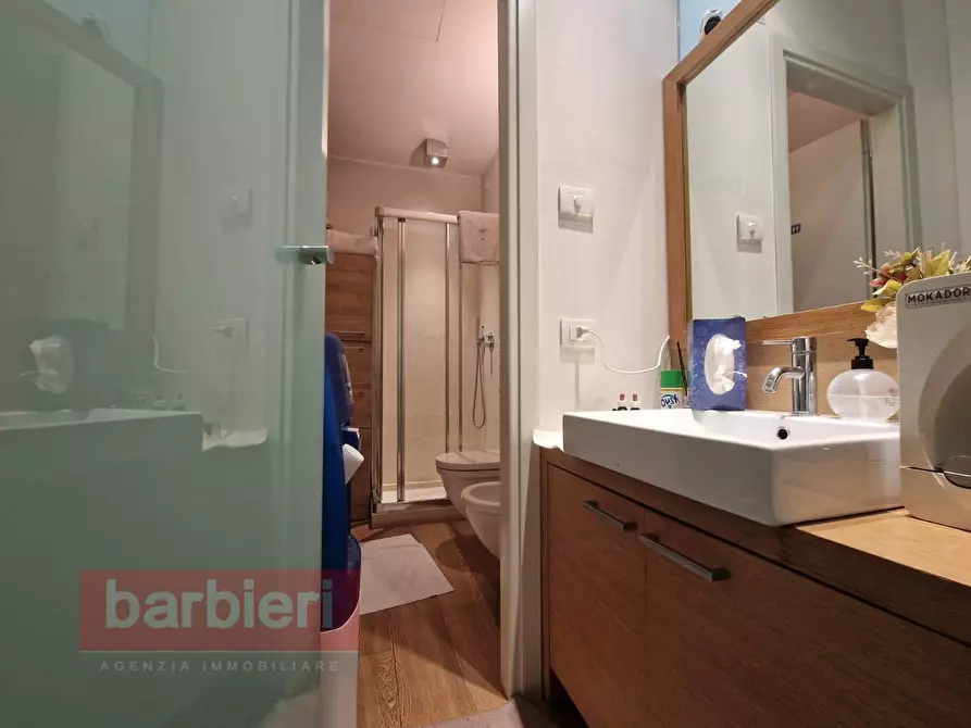 Immagine 6 di Negozio in vendita  in Viale Due Giugno a Cervia