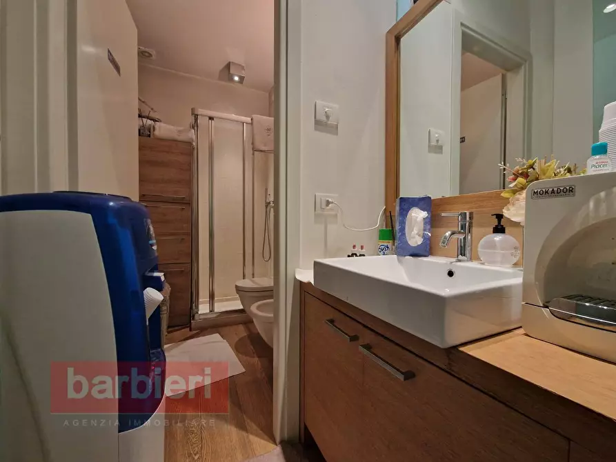 Immagine 14 di Negozio in vendita  in Viale Due Giugno a Cervia