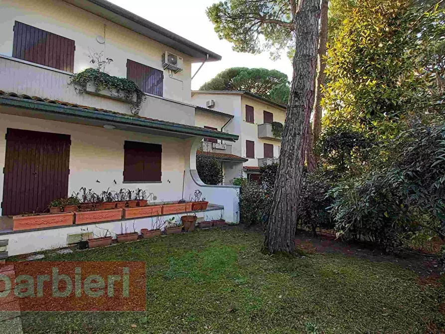 Immagine 1 di Villa in affitto  in viale Carducci 23 a Cervia