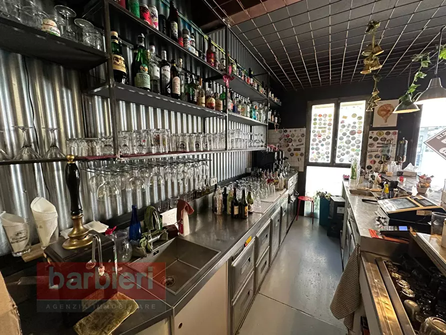 Immagine 1 di Attività commerciale in vendita  in via Cavour 8 a Cervia