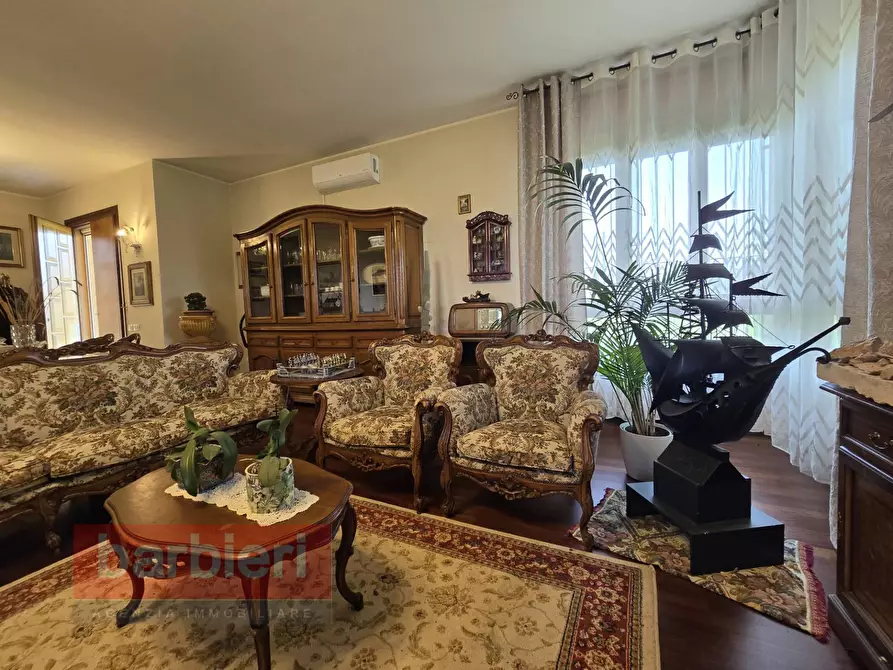 Immagine 1 di Villa in vendita  in Via Salra 52 a Cervia