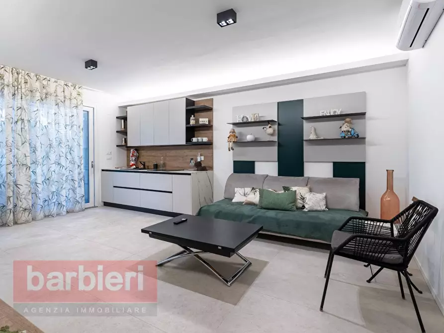 Immagine 3 di Appartamento in vendita  in del Bramante a Cervia