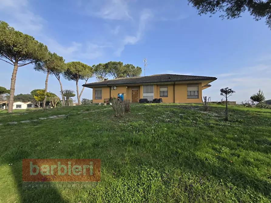 Immagine 1 di Villa in vendita  in Via Salra 52 a Cervia