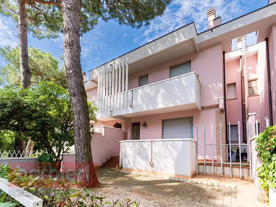Immagine 1 di Villetta a schiera in vendita  in Malpighi 1 a Cervia