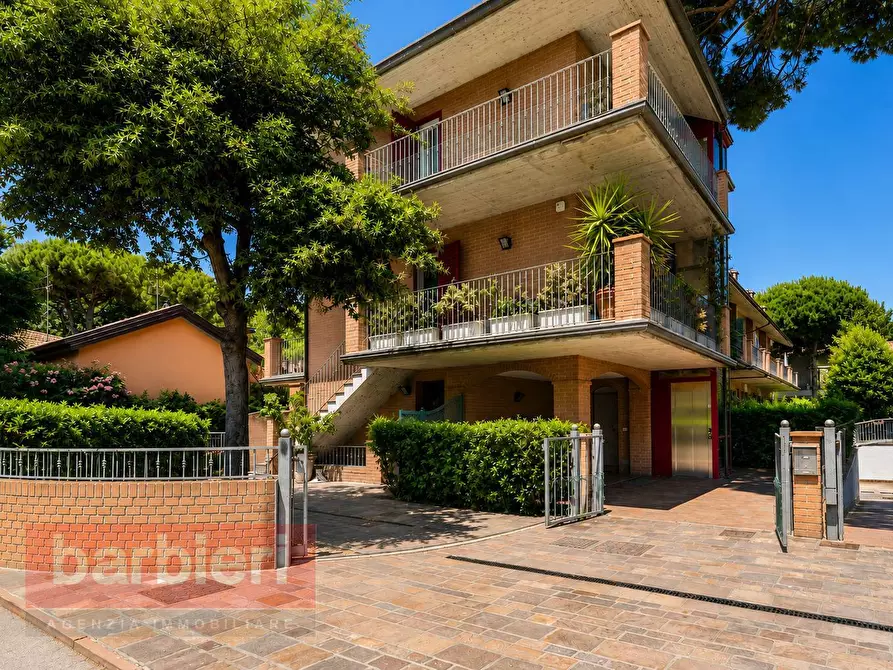 Immagine 3 di Villetta a schiera in vendita  in viale pignocchi 5 a Cervia