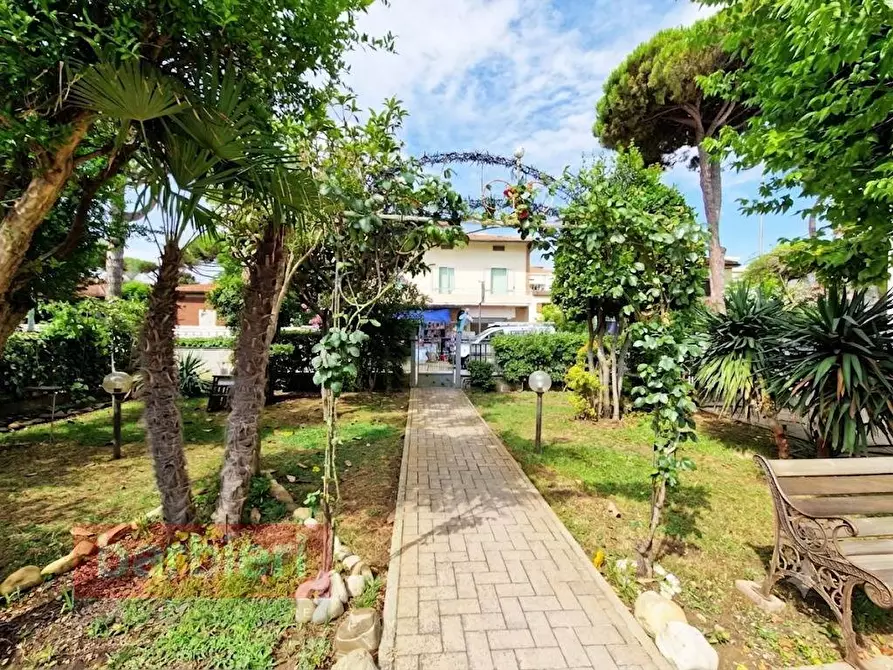 Immagine 1 di Appartamento in vendita  in viale italia 11 a Cervia
