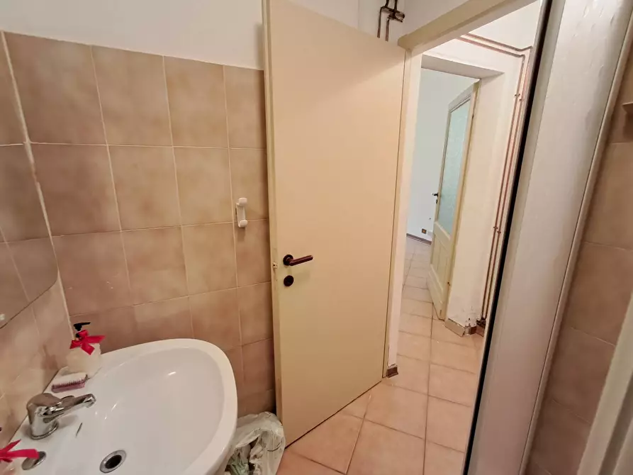 Immagine 16 di Ufficio in affitto  in Via Terranuova a Ferrara