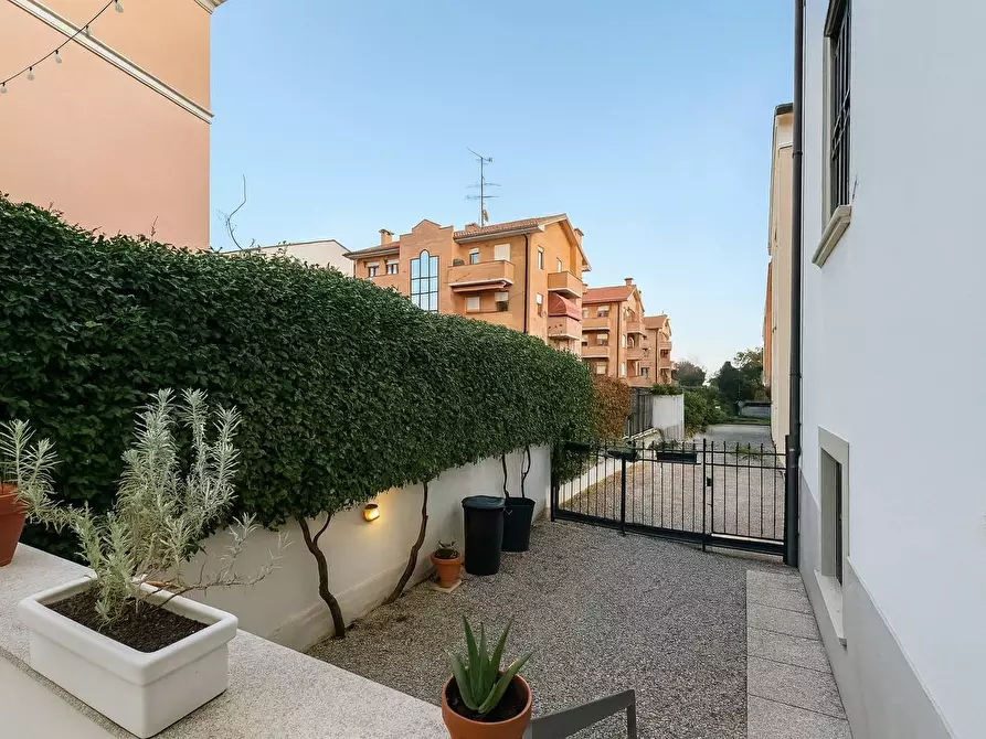 Immagine 18 di Appartamento in vendita  in Via Bologna a Ferrara