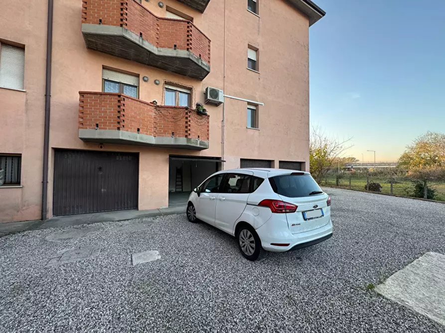 Immagine 13 di Appartamento in vendita  in Via Della Foglia a Ferrara