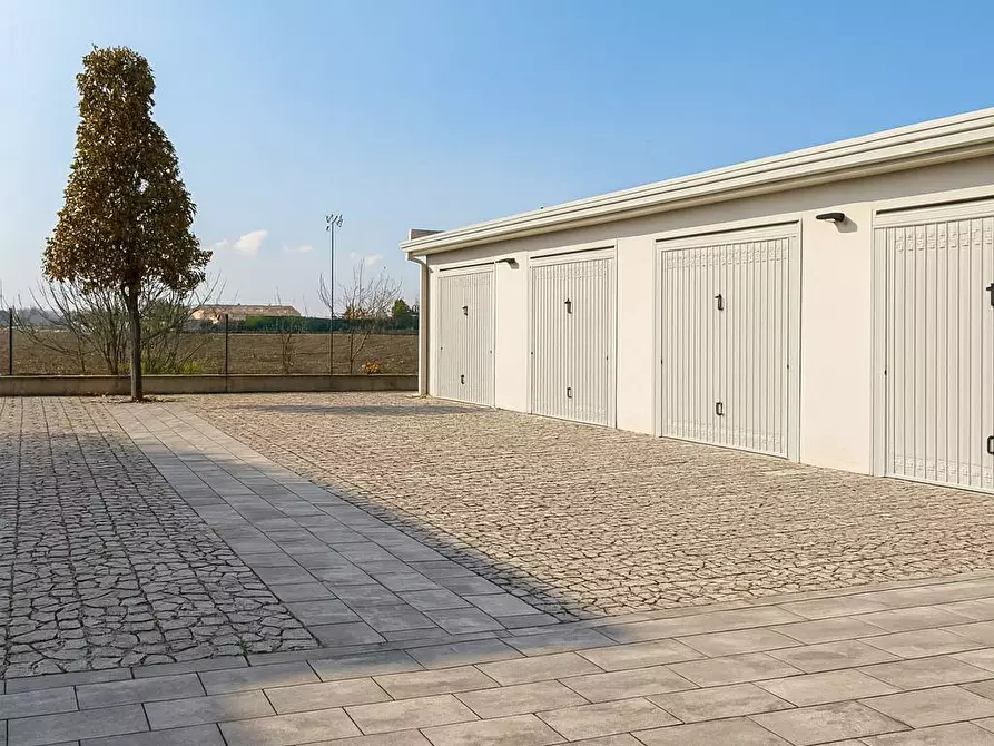 Immagine 28 di Appartamento in vendita  in Via Navigazione a Ferrara