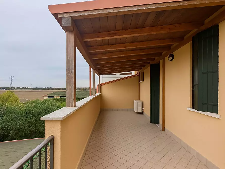 Immagine 5 di Appartamento in vendita  in Via Gramicia a Ferrara