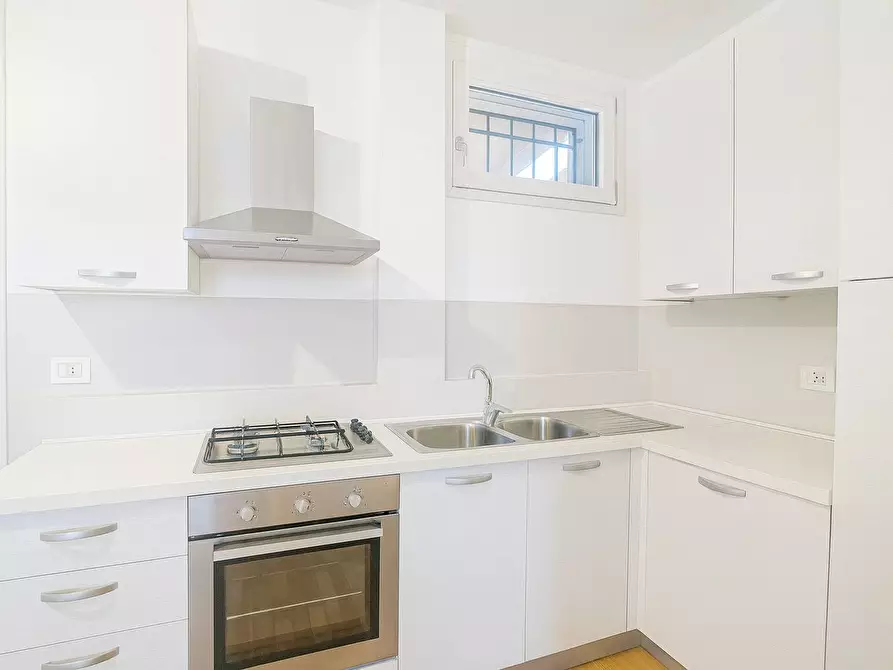 Immagine 3 di Appartamento in vendita  in Via Gramicia a Ferrara