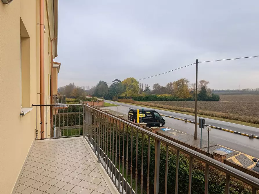 Immagine 9 di Appartamento in vendita  in Via Gramicia a Ferrara