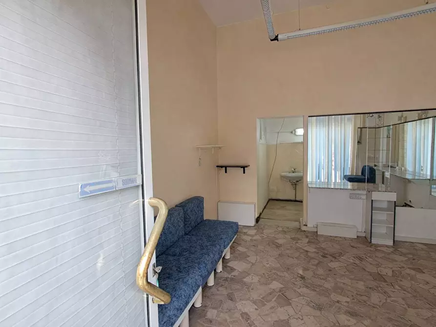 Immagine 5 di Locale commerciale in affitto  in Via Giorgio Byron a Ferrara