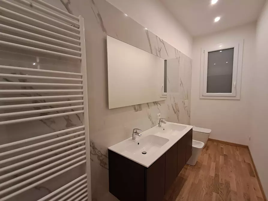 Immagine 21 di Appartamento in affitto  in Via Contrari a Ferrara