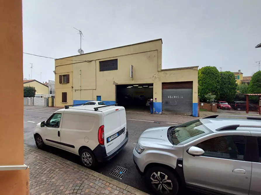 Immagine 16 di Locale commerciale in affitto  in Via Giuseppe Fabbri a Ferrara