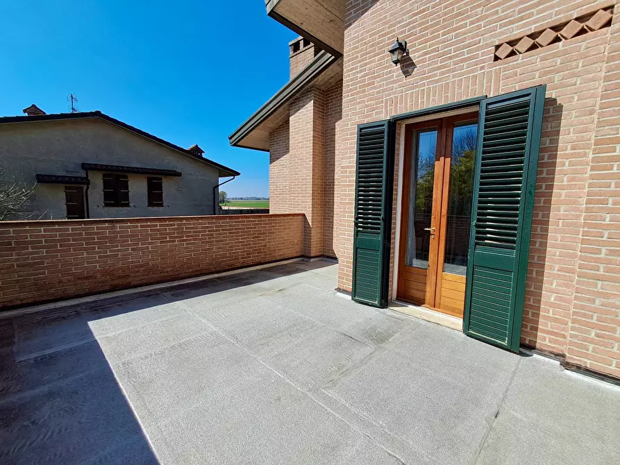 Immagine 2 di Villa in vendita  in Via Acquedotto a Ferrara