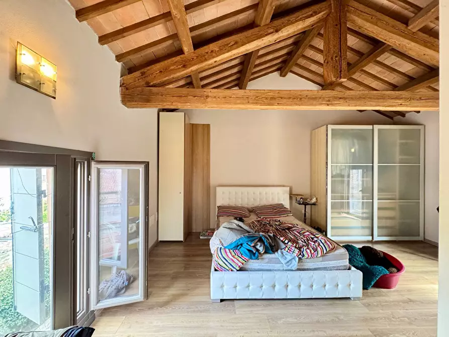 Immagine 9 di Appartamento in vendita  in Via Della Ghiara a Ferrara