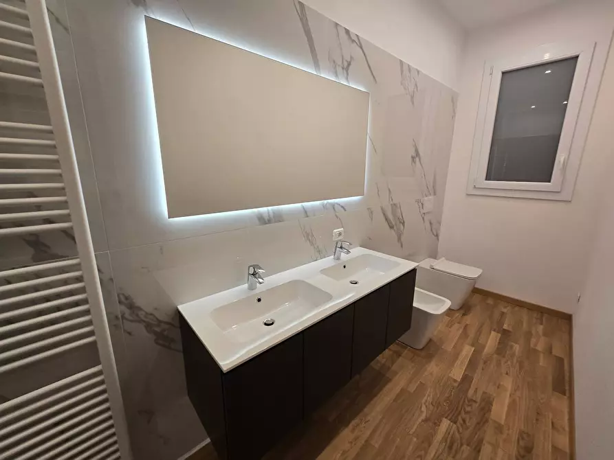 Immagine 20 di Appartamento in affitto  in Via Contrari a Ferrara