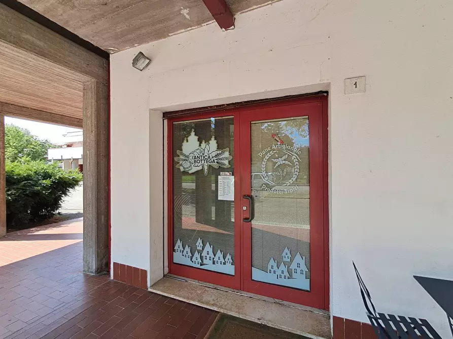 Immagine 13 di Attività commerciale in vendita  in Via Dei Mughetti a Ferrara