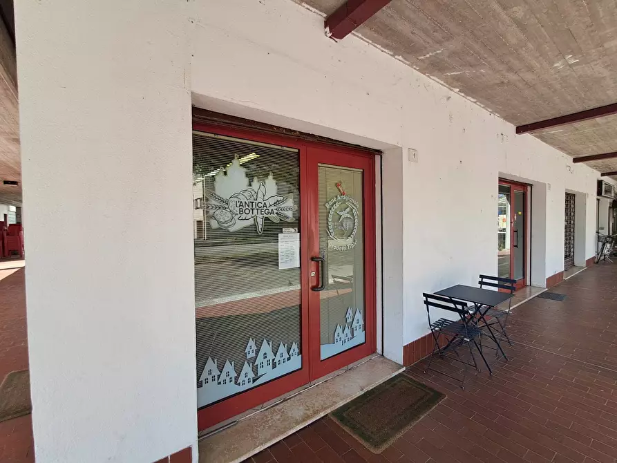 Immagine 14 di Attività commerciale in vendita  in Via Dei Mughetti a Ferrara