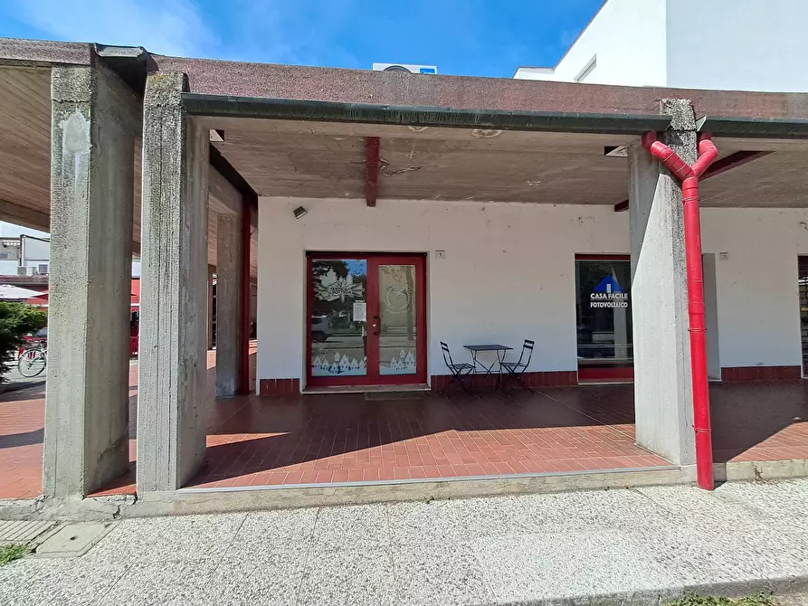 Immagine 15 di Attività commerciale in vendita  in Via Dei Mughetti a Ferrara