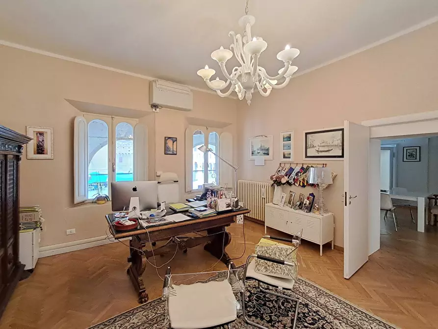 Immagine 10 di Ufficio in affitto  in Piazza Savonarola a Ferrara