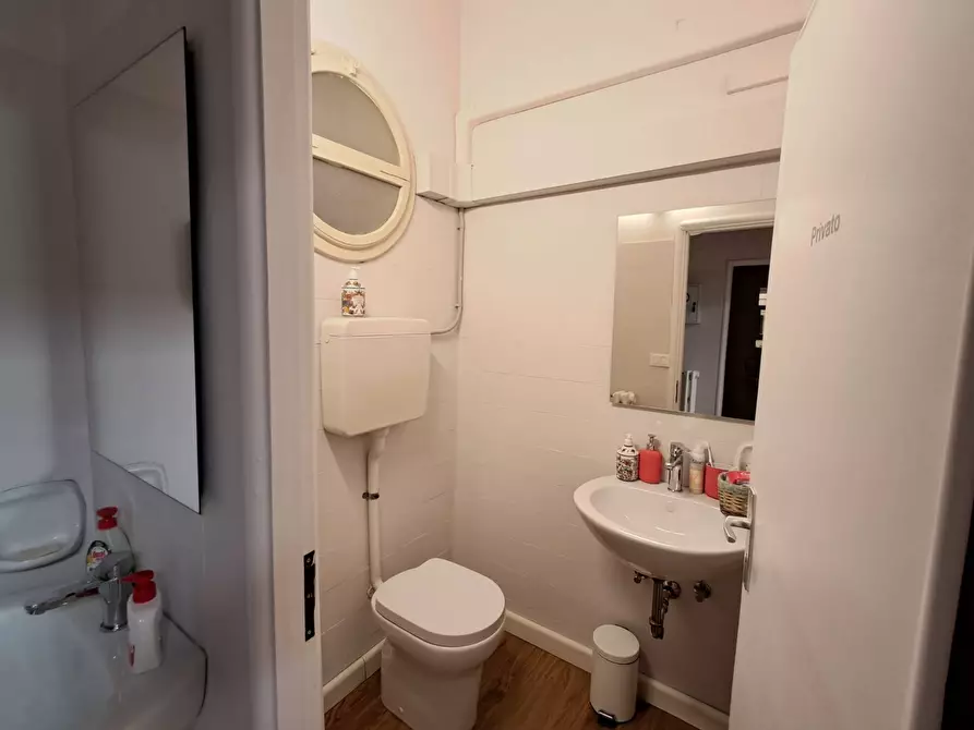 Immagine 18 di Ufficio in affitto  in Piazza Savonarola a Ferrara