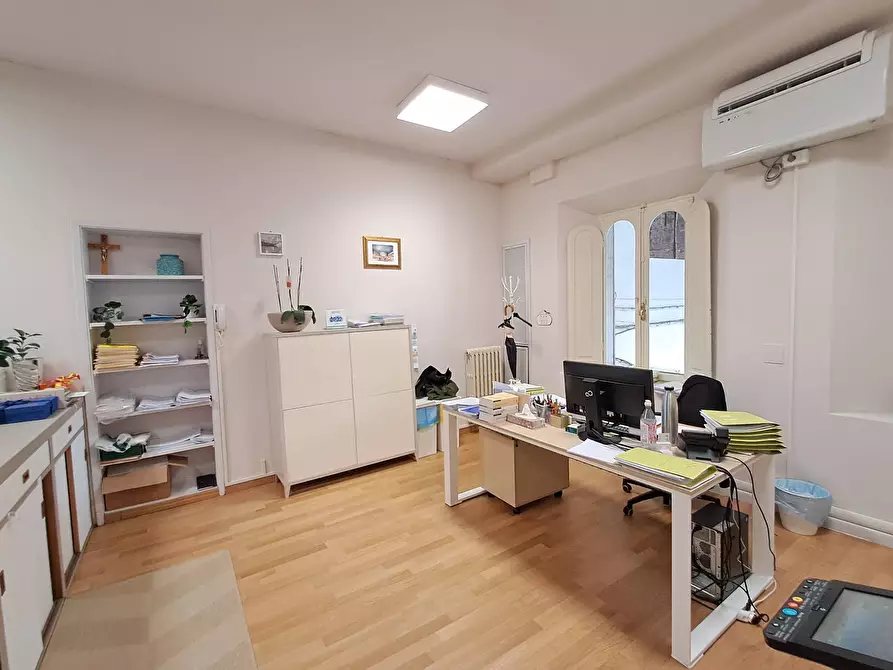 Immagine 2 di Ufficio in affitto  in Piazza Savonarola a Ferrara