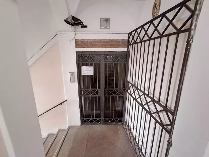 Immagine 35 di Ufficio in affitto  in Piazza Savonarola a Ferrara