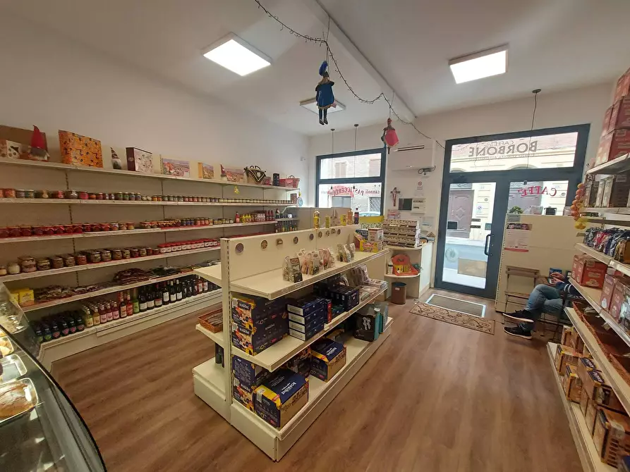 Immagine 1 di Attività commerciale in vendita  in Via De' Romei a Ferrara