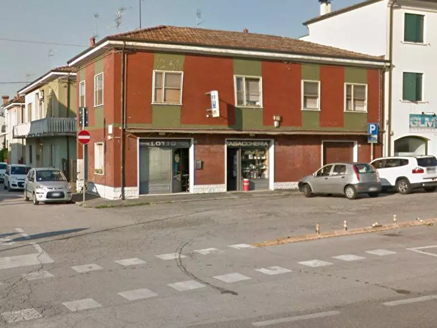 Immagine 3 di Attività commerciale in vendita  in Via Modena a Ferrara