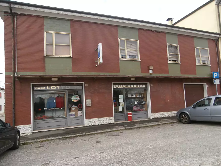 Immagine 9 di Attività commerciale in vendita  in Via Modena a Ferrara