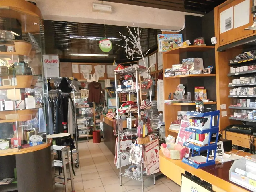 Immagine 11 di Attività commerciale in vendita  in Via Modena a Ferrara