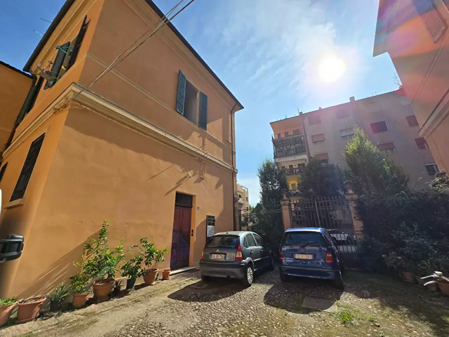 Immagine 38 di Appartamento in vendita  in Via Borgo Leoni a Ferrara