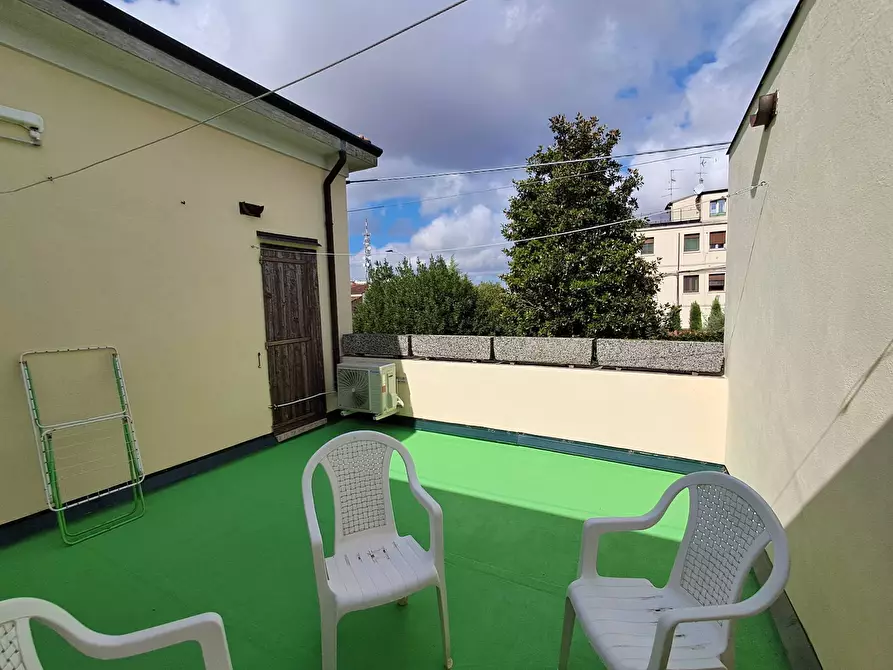 Immagine 15 di Casa semindipendente in affitto  in Viale Volano a Ferrara