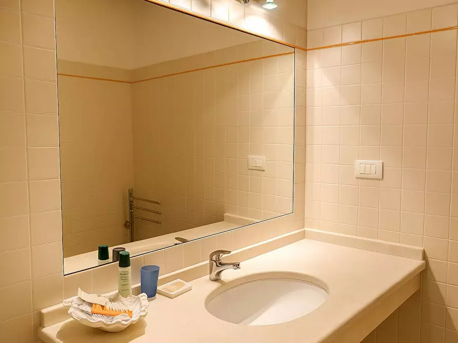 Immagine 9 di Appartamento in vendita  in Via Delle Volte a Ferrara