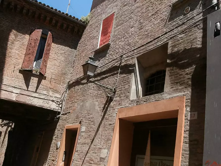Immagine 19 di Appartamento in vendita  in Via Delle Volte a Ferrara