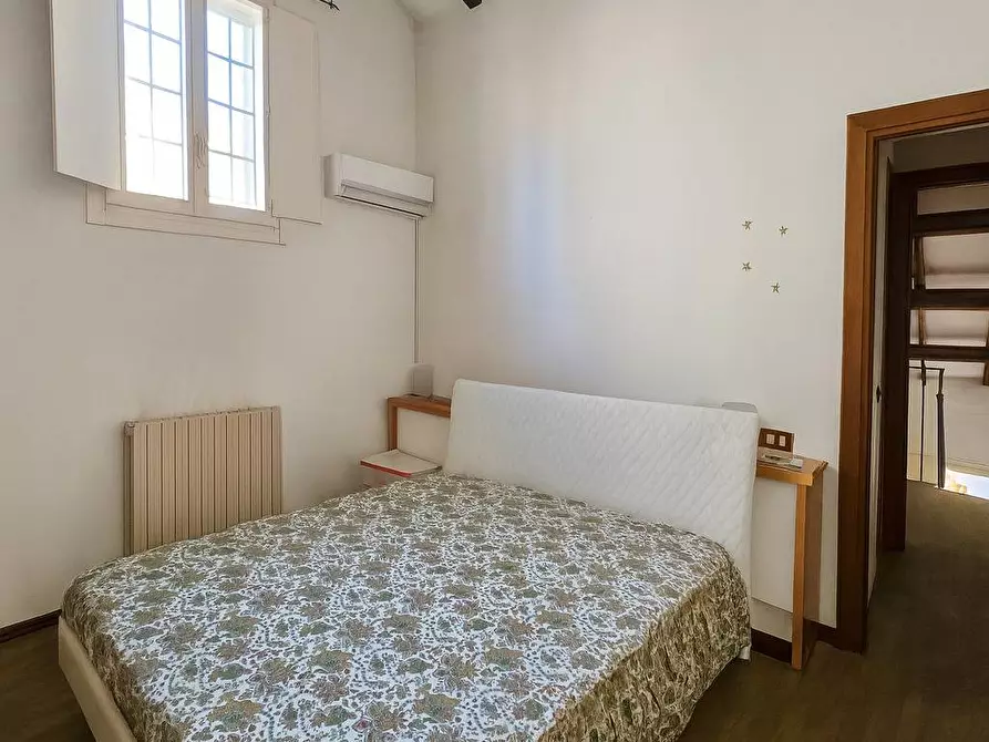 Immagine 11 di Appartamento in vendita  in Via Ripagrande a Ferrara