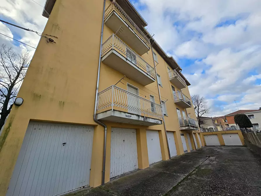 Immagine 31 di Appartamento in vendita  in Via Della Resistenza a Bondeno