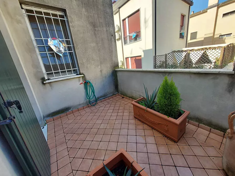 Immagine 27 di Casa semindipendente in vendita  in Via Della Grotta a Ferrara