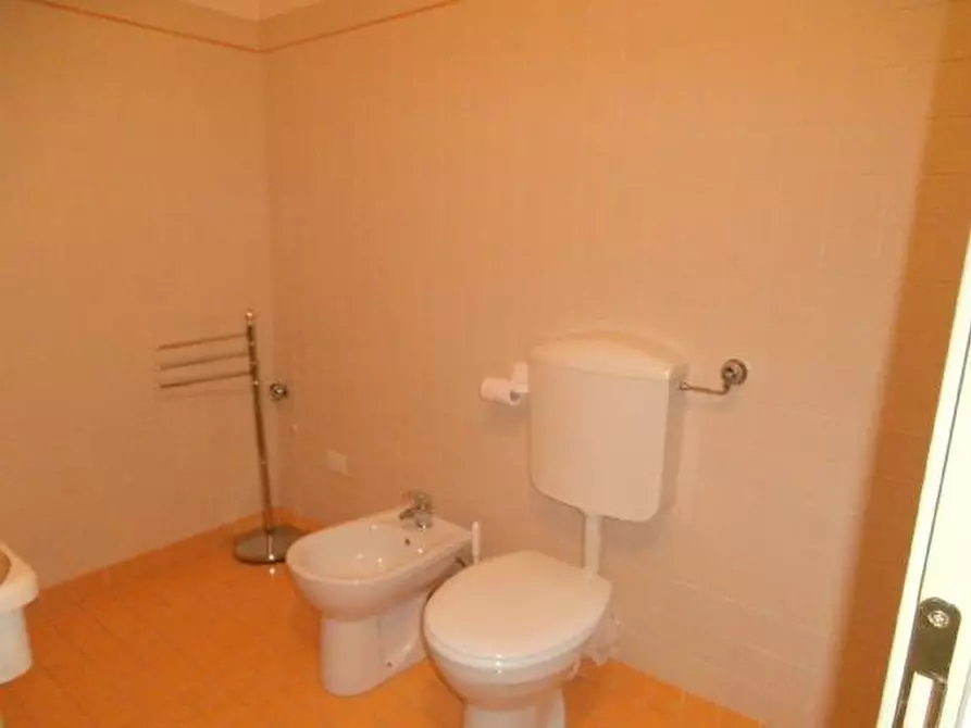 Immagine 11 di Appartamento in vendita  in Via Delle Volte a Ferrara