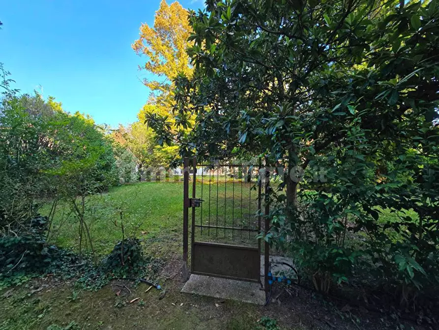 Immagine 45 di Appartamento in vendita  in Via Del Naviglio a Ferrara