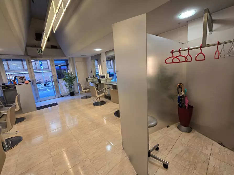 Immagine 7 di Locale commerciale in vendita  in Via Ariosto a Ferrara